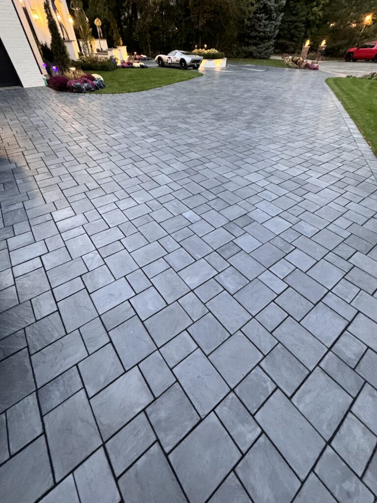 Paver Driveway – BR4